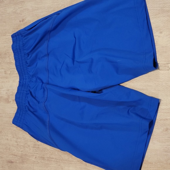 Morph & Thro Athletic Shorts - Picture 4 of 4